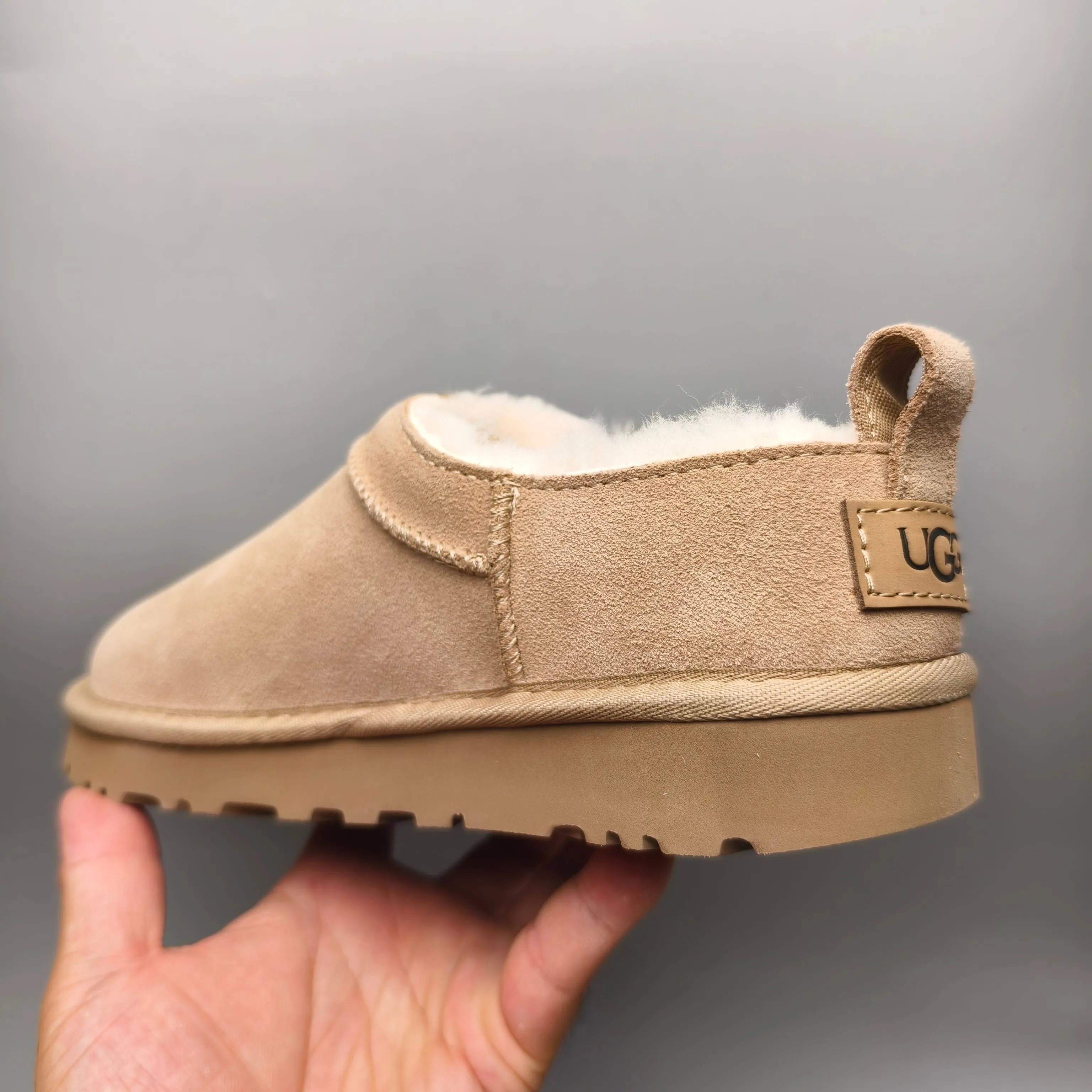 💰420 UGG sheepskin all-in-one snow boots 3891 one-legged classic women's shoes. Color: maroon, black, sand, twilight pink, chocolate. Matching sizes: 35-41